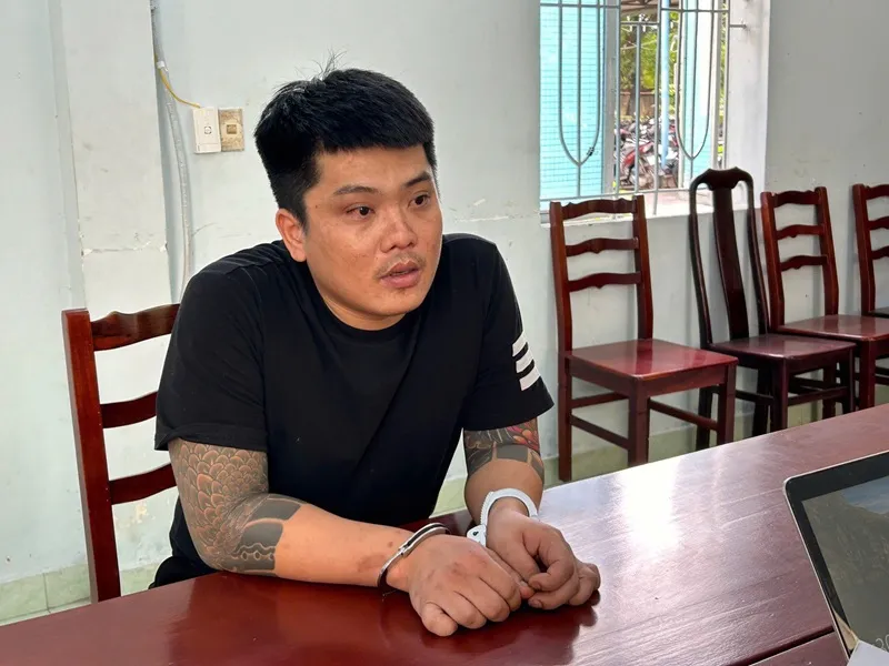 Bắt nhóm “hiệp sĩ” núp bóng cứu người từ Campuchia để trục lợi Bắt nhóm “hiệp sĩ” núp bóng cứu người từ Campuchia để trục lợi