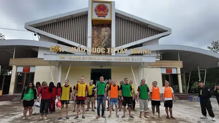 triet-pha-2-duong-day-toi-pham-xuyen-quoc-gia-1.webp Triệt phá hai đường dây tội phạm xuyên quốc gia, bắt giữ 171 đối tượng
