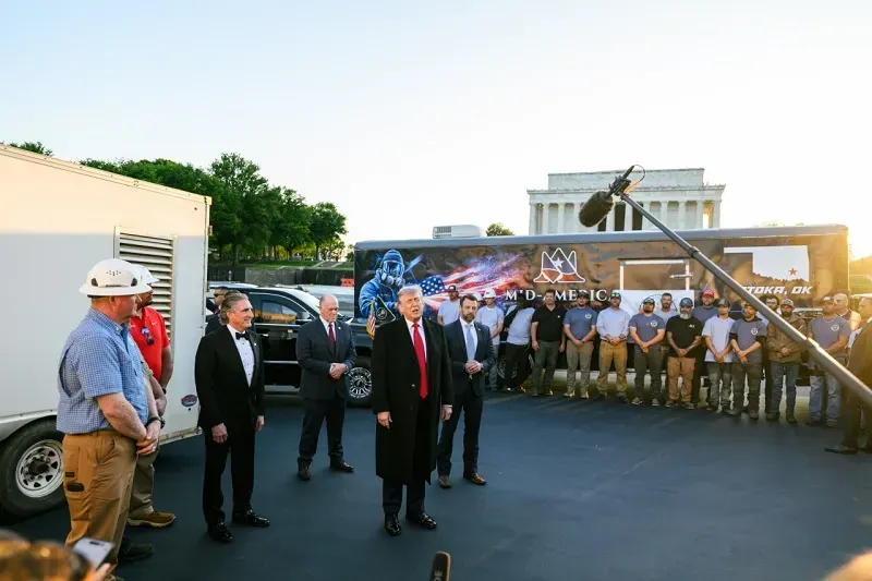 T&ograve;a &aacute;n thương mại Quốc tế b&aacute;c bỏ mức thuế 10% của &ocirc;ng Trump