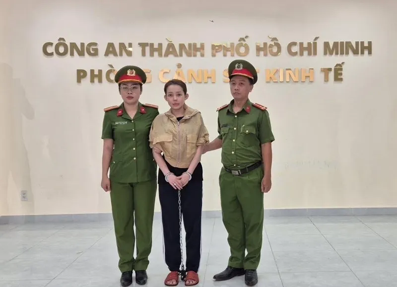 Việt Nam: Khởi tố Tiktoker Ngân 98 vì bán hàng giả Việt Nam: Khởi tố Tiktoker Ngân 98 vì bán hàng giả