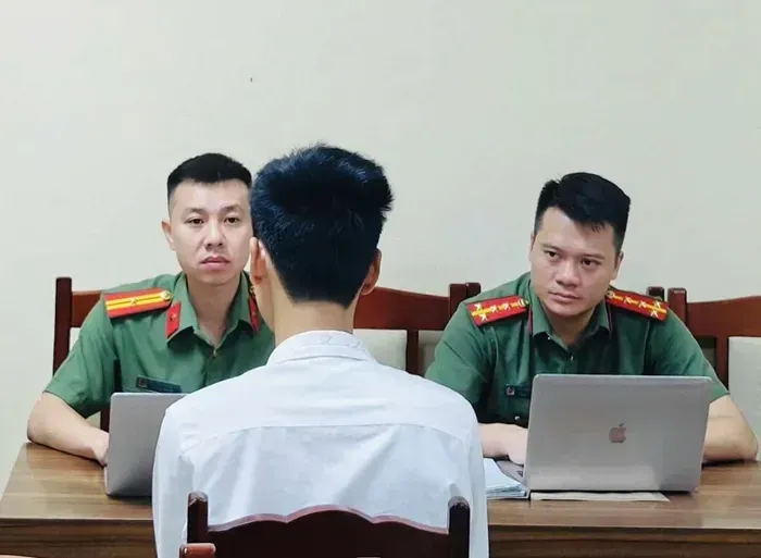 Tiktoker-khue-oi-day-di-bi-phat-8,75-trieu-dong-vi-video-phan-biet-vung-mien-2.webp TikToker 'Khuê ơi dậy đi' bị phạt 8,75 triệu đồng vì video phân biệt vùng miền