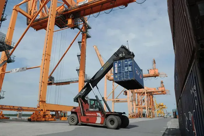 Tổng kim ngạch xuất nhập khẩu Việt Nam vượt 1.000 tỷ USD sau 10 th&aacute;ng 