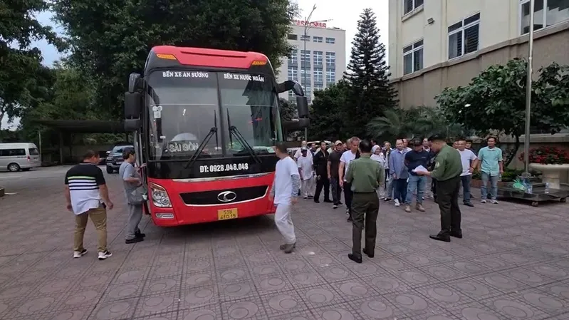 C&ocirc;ng an Việt Nam tiếp nhận 34 người bị Hoa Kỳ trục xuất 