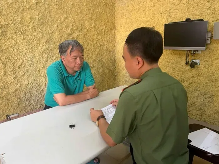 Khởi tố l&atilde;nh đạo Nh&agrave; xuất bản Hội nh&agrave; văn li&ecirc;n quan s&aacute;ch &ldquo;Chuyện với Thanh&rdquo; 