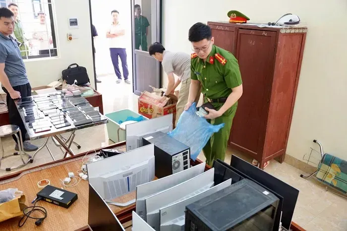 Viet-nam-tiep-tuc-triet-pha-duong-day-lua-dao-do-nguoi-trung-quoc-cam-dau-1.webp Việt Nam tiếp tục triệt phá đường dây lừa đảo do người Trung Quốc cầm đầu