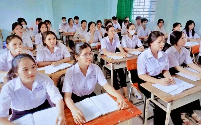 Đề xuất phạt nặng giáo viên dạy thêm học sinh chính khóa có thu tiền 