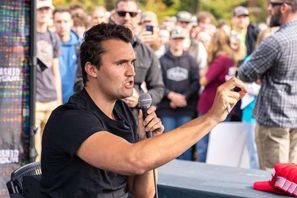 Hé lộ động cơ gây án của nghi phạm ám sát Charlie Kirk