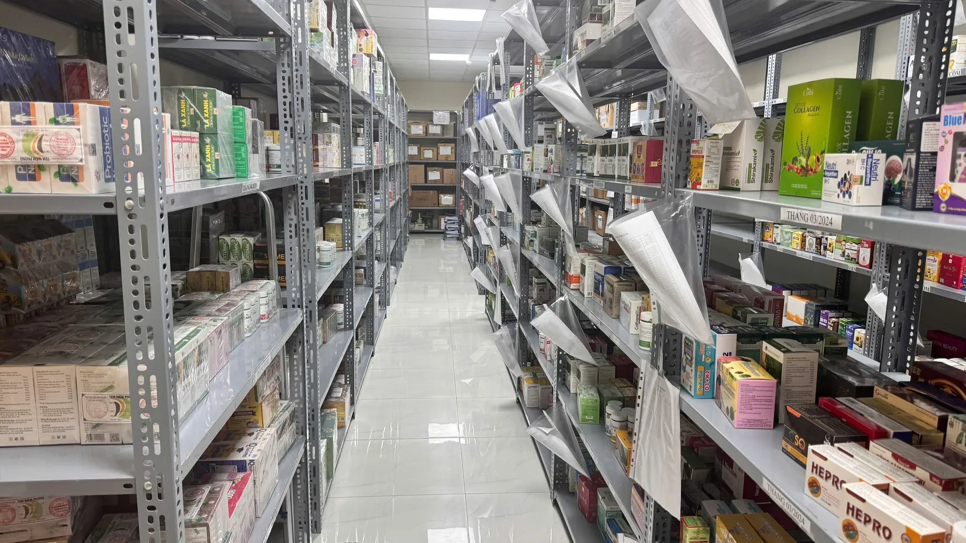 Việt Nam: Triệt ph&aacute; đường d&acirc;y sản xuất collagen, vitamin giả