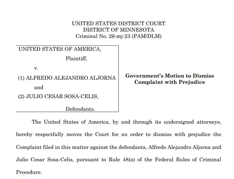 Kh&ocirc;ng truy tố 2 người đ&agrave;n &ocirc;ng bị c&aacute;o buộc h&agrave;nh hung nh&acirc;n vi&ecirc;n ICE