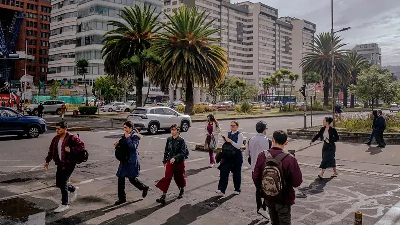 IMF-nang-du-bao-tang-truong-kinh-te-Hoa-Ky-va-toan-cau-2.webp IMF nâng dự báo tăng trưởng kinh tế Hoa Kỳ và toàn cầu