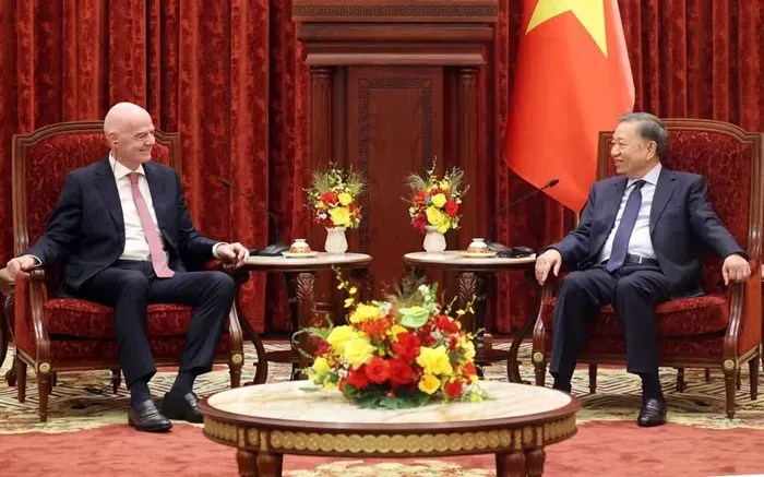 Việt Nam đề nghị FIFA hỗ trợ đăng cai c&aacute;c giải đấu lớn 