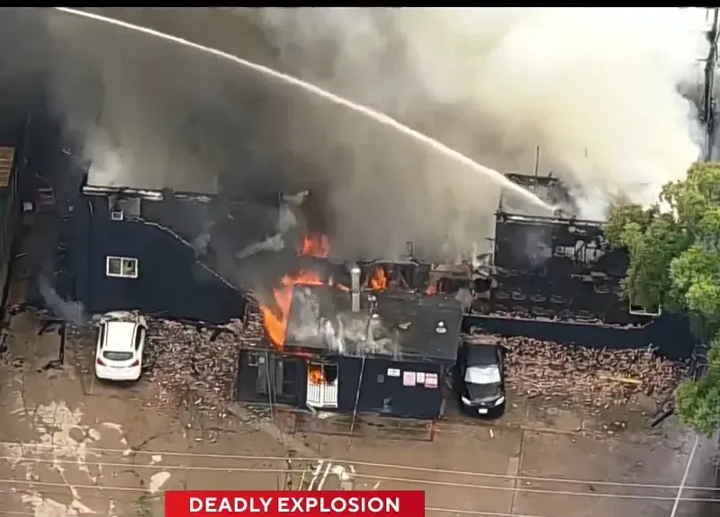 Texas: Nổ sập chung cư ở Dallas do rò rỉ khí gas, 3 người tử vong Texas: Nổ sập chung cư ở Dallas do rò rỉ khí gas, 3 người tử vong