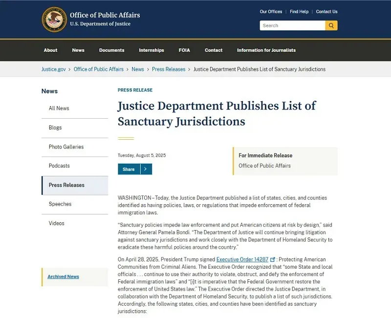 Trump tuy&ecirc;n bố chấm dứt t&agrave;i trợ li&ecirc;n bang cho c&aacute;c &ldquo;th&agrave;nh phố tr&uacute; ẩn&rdquo;