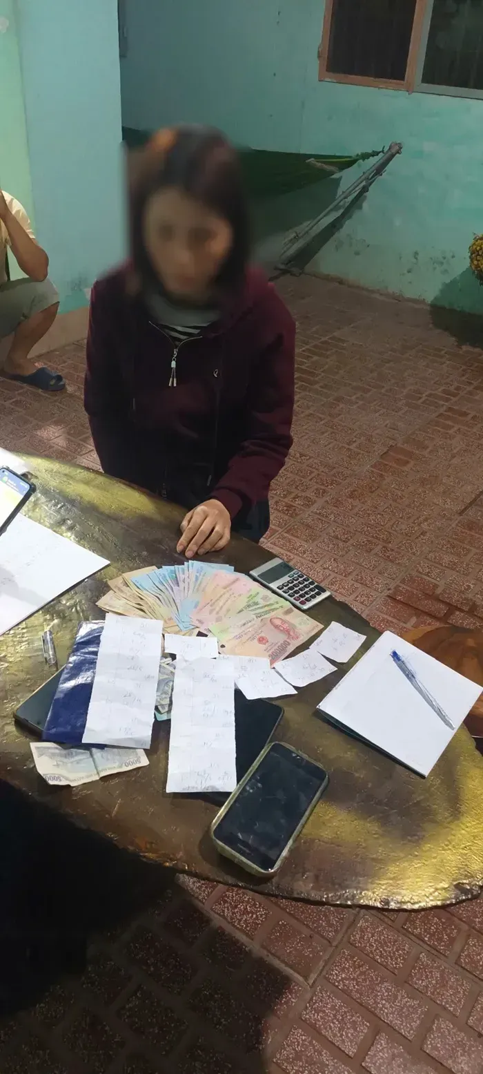 Triệt x&oacute;a 2 tụ điểm l&ocirc;, đề, giao dịch h&agrave;ng trăm triệu đồng qua Telegram