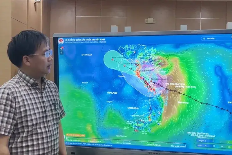 Bão Bualoi đổ bộ vào Việt Nam gây mưa lớn kèm gió mạnh