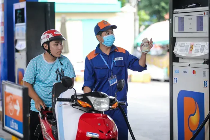 Việt Nam đề xuất giảm thuế nhập khẩu xăng dầu xuống 0% 