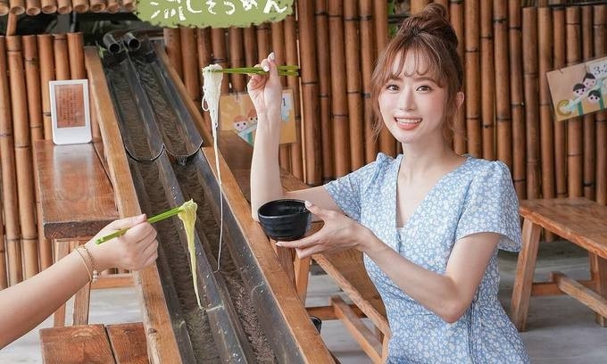 Mì trượt nước – món ăn phổ biến ở Đài Loan trong hè 2022 Mì trượt nước – món ăn phổ biến ở Đài Loan trong hè 2022